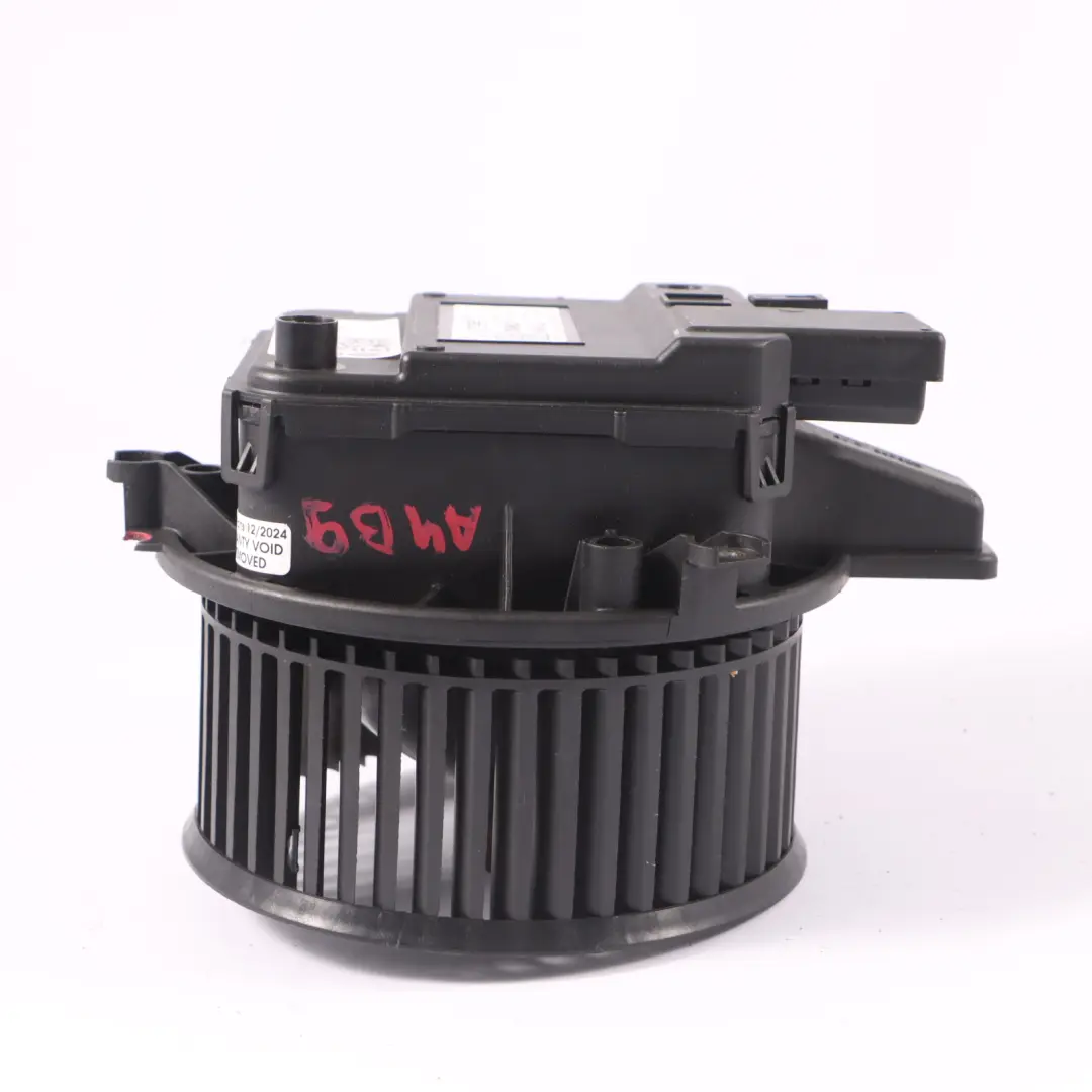 Heater Blower Motor Fan Assembly to Audi A4 A5 F5 Q5 FY B9 with Part number 4M2820021 Audi A4 A5 F5 Q5 FY B9 Heater Blower Motor Fan Assembly - SKU RHD-4M2820021 - Part number 4M2820021