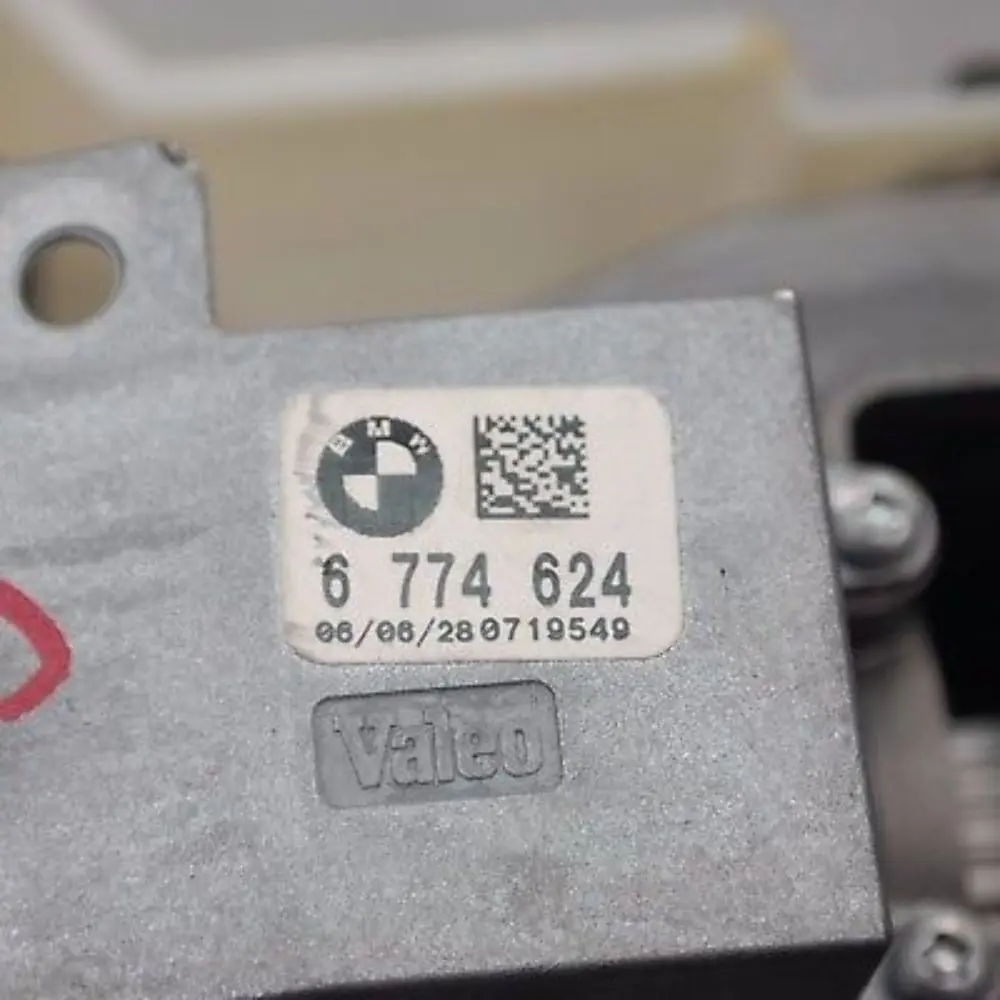 Manually Adjustable Steering Column Shaft Tube to BMW 5 Series E60 E61 with Part number 6788841 BMW 5 Series E60 E61 Manually Adjustable Steering Column Shaft Tube - SKU rhd-6788841 - Part number 6788841