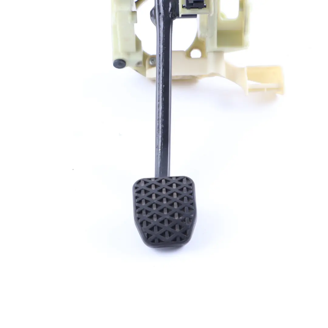 Brake Pedal BMW F10 M5 Foot Controls Brake Pedal Assembly Manual Gearbox 6789740 to with Part number 2284309 Brake Pedal BMW F10 M5 Foot Controls Brake Pedal Assembly Manual Gearbox 6789740 - SKU rhd-6789740 - Part number 2284309