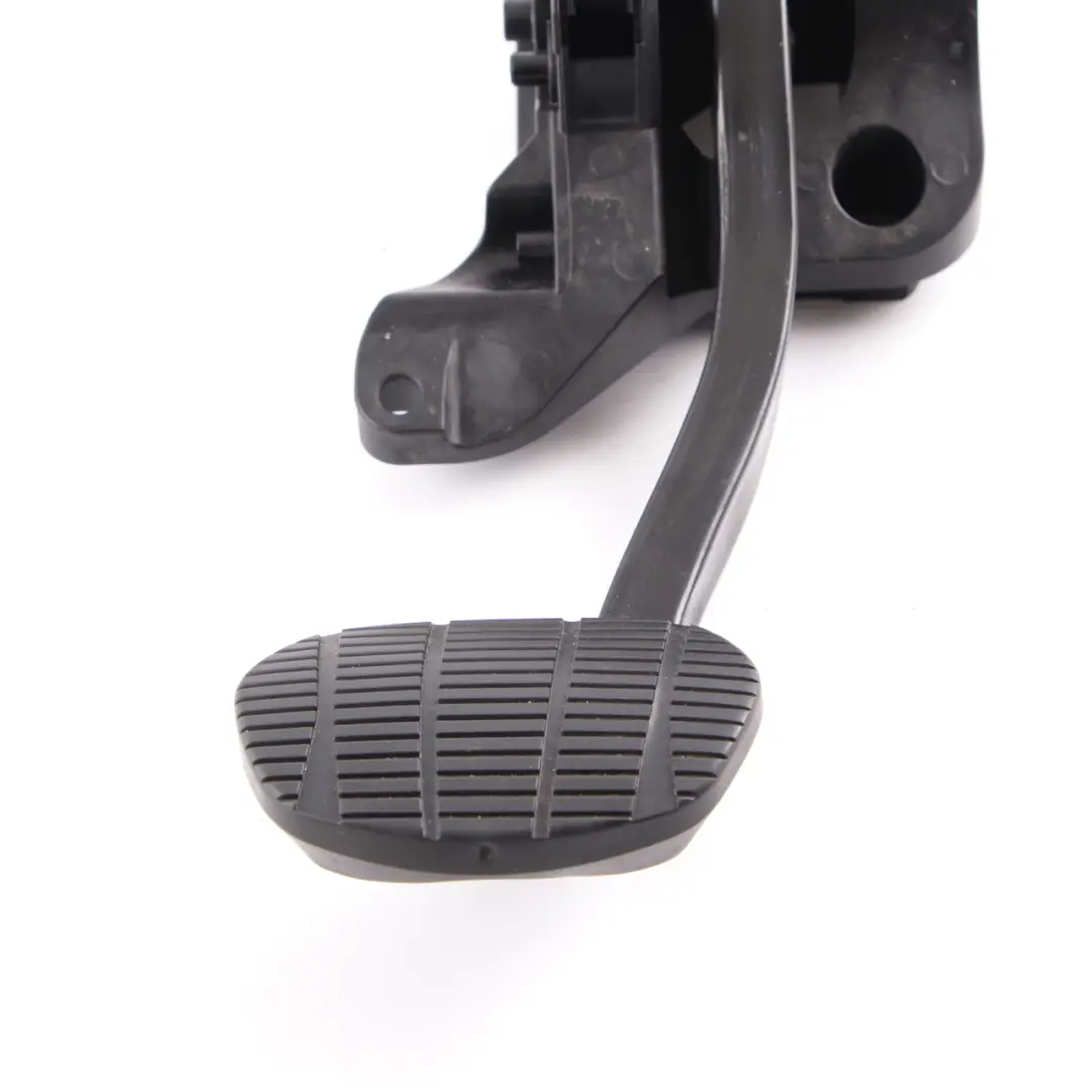 Brake Clutch Support Pedal Assembly Unit to BMW F40 F45 with Part number 6860677 BMW F40 F45 Brake Clutch Support Pedal Assembly Unit - SKU rhd-6860677 - Part number 6860677