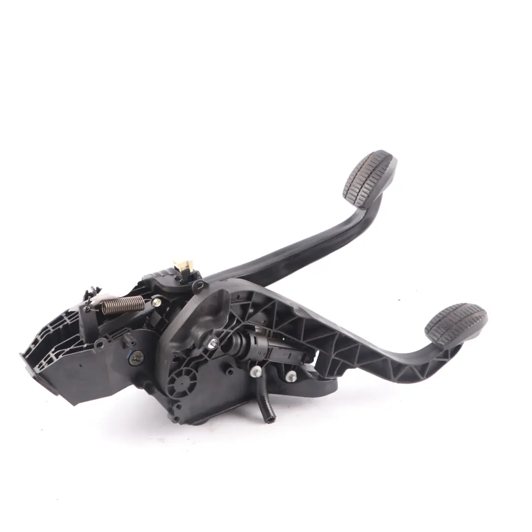 Brake Clutch Support Pedals BMW F40 F45 F46 F48 Set Complete Assembly to with Part number 6870850 Brake Clutch Support Pedals BMW F40 F45 F46 F48 Set Complete Assembly - SKU rhd-6870850 - Part number 6870850