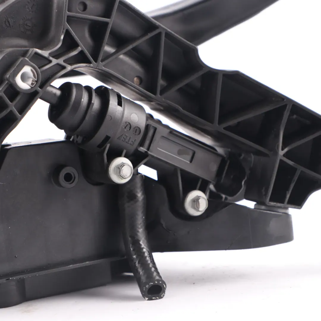 Brake Clutch Support Pedals BMW F40 F45 F46 F48 Set Complete Assembly to with Part number 6870850 Brake Clutch Support Pedals BMW F40 F45 F46 F48 Set Complete Assembly - SKU rhd-6870850 - Part number 6870850