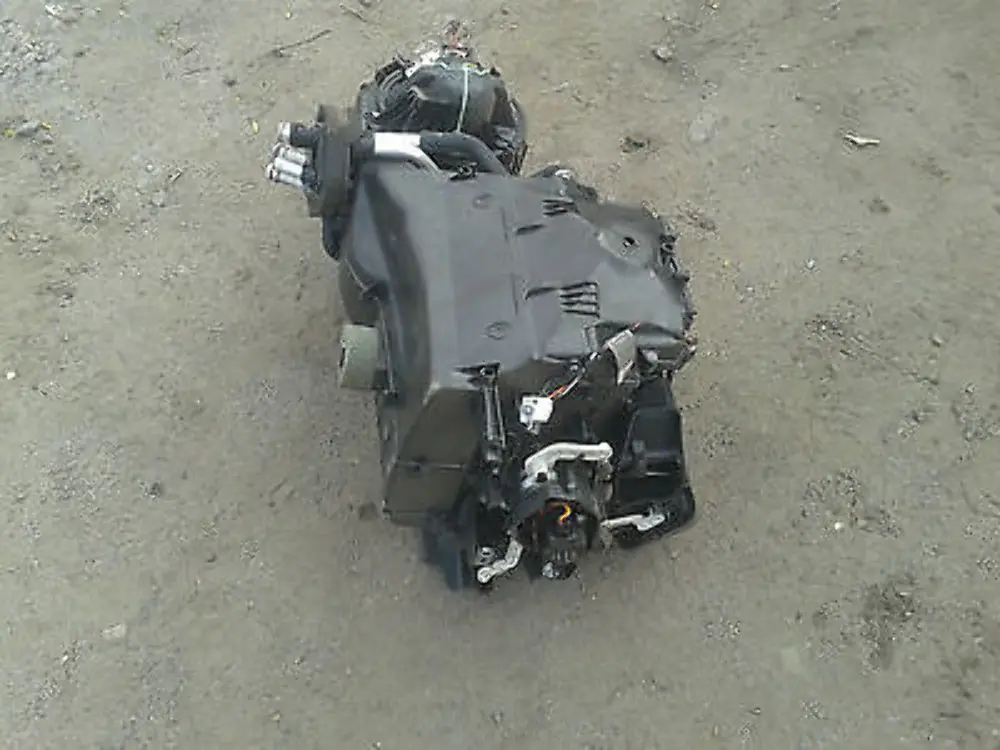 Heater Radiator Matrix Unit Complete to BMW 1 3 Series e81 e87 e90 with Part number 64116947258 BMW 1 3 Series e81 e87 e90 Heater Radiator Matrix Unit Complete - SKU rhd-6947258 - Part number 64116947258