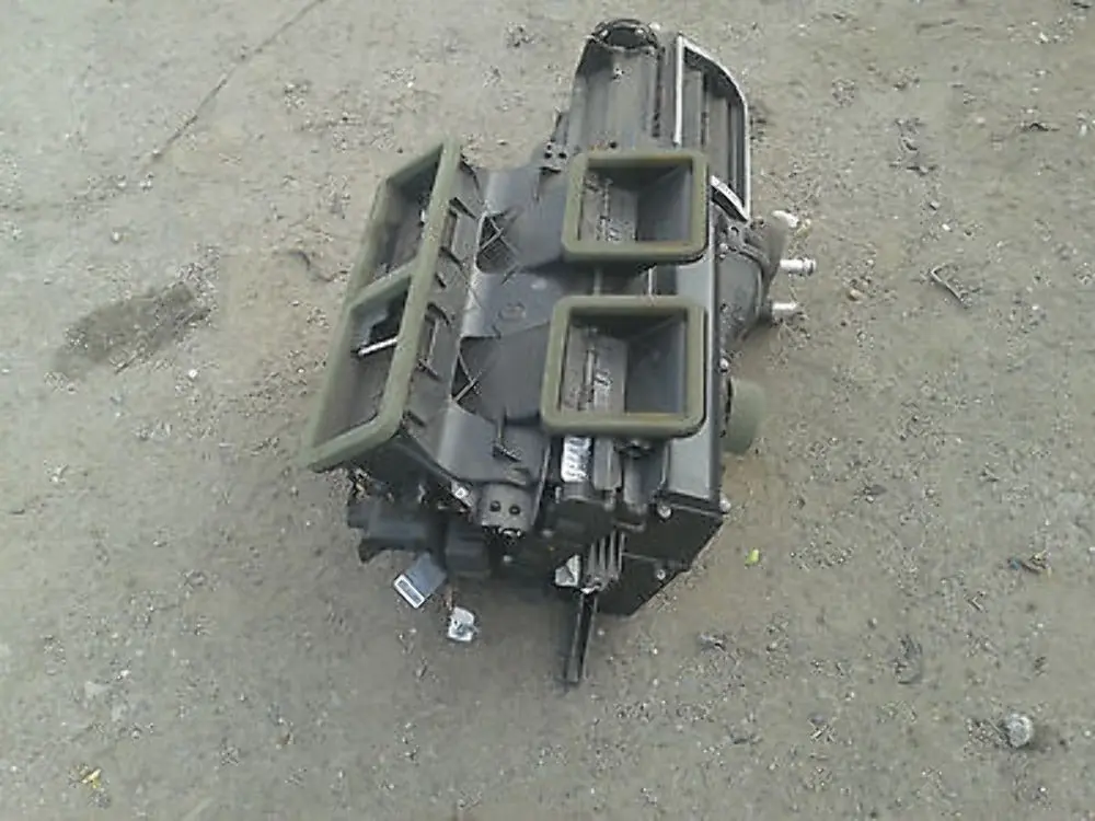 Heater Radiator Matrix Unit Complete to BMW 1 Series e81 e87 with Part number 64116947264 BMW 1 Series e81 e87 Heater Radiator Matrix Unit Complete - SKU rhd-6947264 - Part number 64116947264