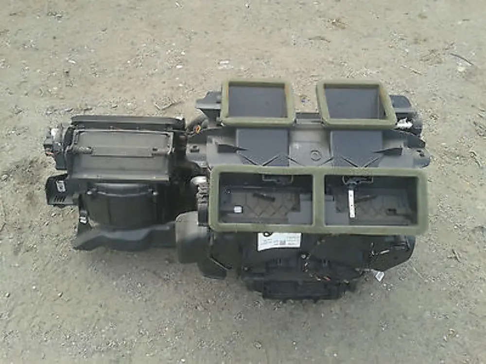 Heater Radiator Matrix Unit Complete to BMW 1 Series e81 e87 with Part number 64116947264 BMW 1 Series e81 e87 Heater Radiator Matrix Unit Complete - SKU rhd-6947264 - Part number 64116947264