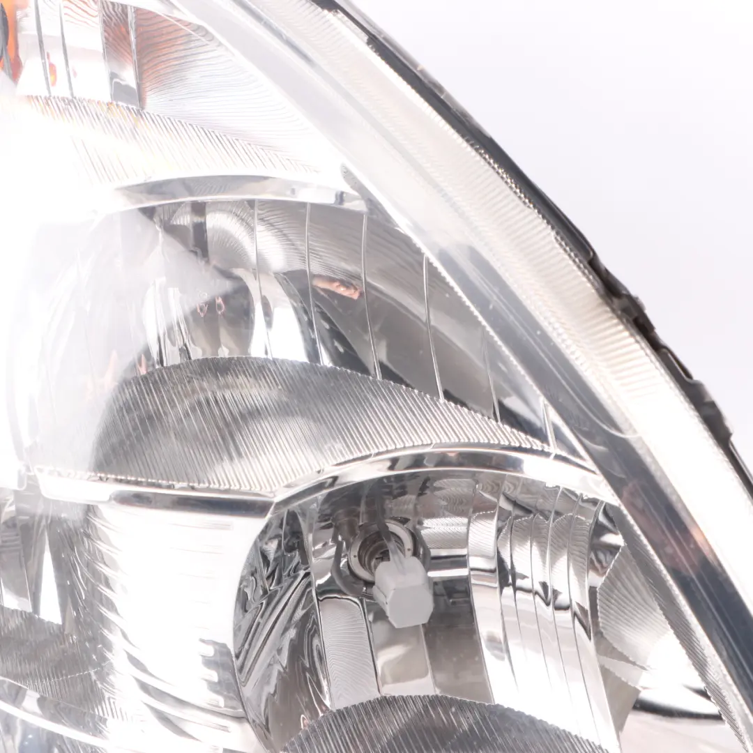 Headlamp Headlight Front Right O/S Lamp Light to Iveco Daily 3 with Part number 69500003 Iveco Daily 3 Headlamp Headlight Front Right O/S Lamp Light - SKU rhd-69500003 - Part number 69500003