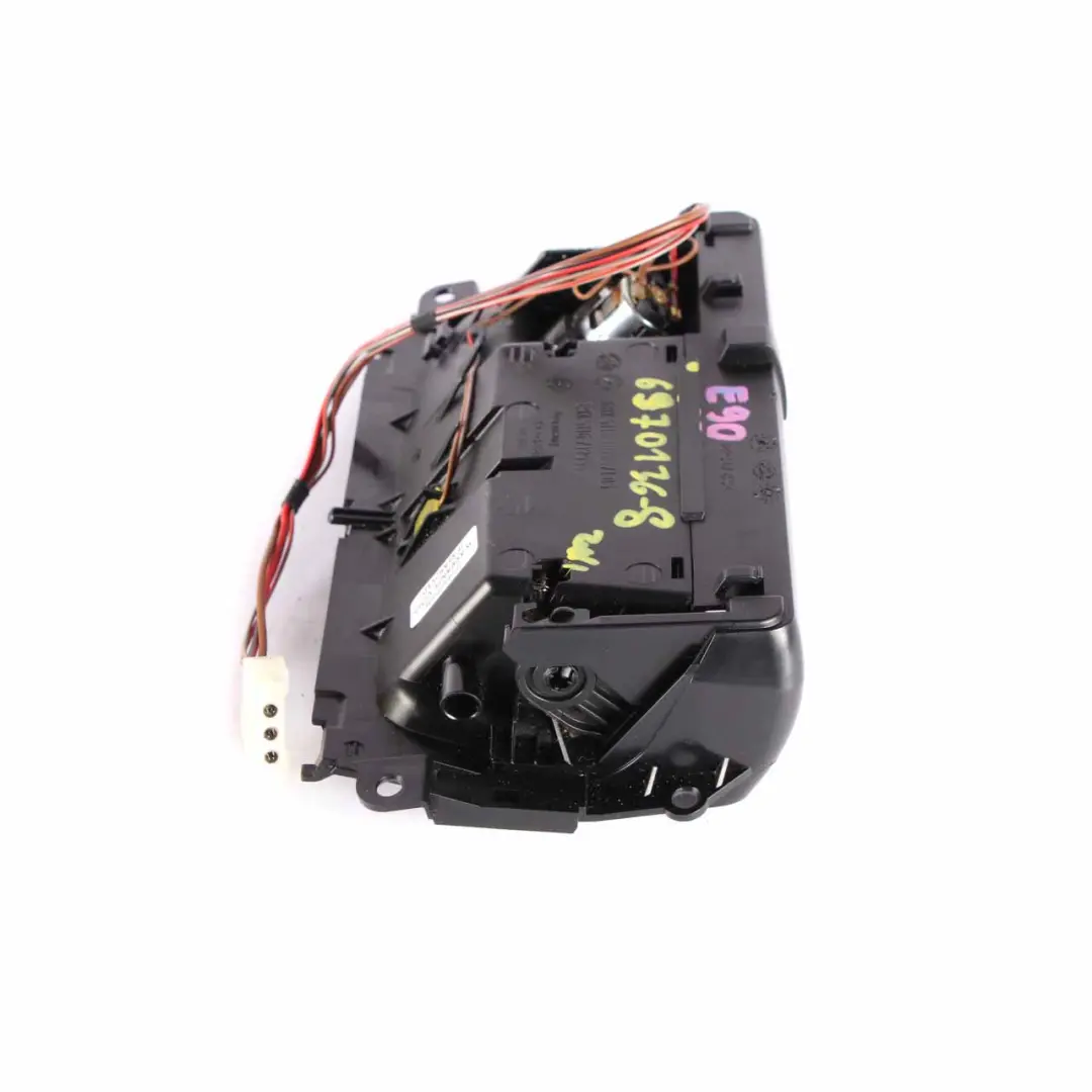 Ashtray Centre Console Ash Tray Titan 90 Silver to BMW E90 E91 with Part number 6970136 BMW E90 E91 Ashtray Centre Console Ash Tray Titan 90 Silver - SKU rhd-6970136-8 - Part number 6970136