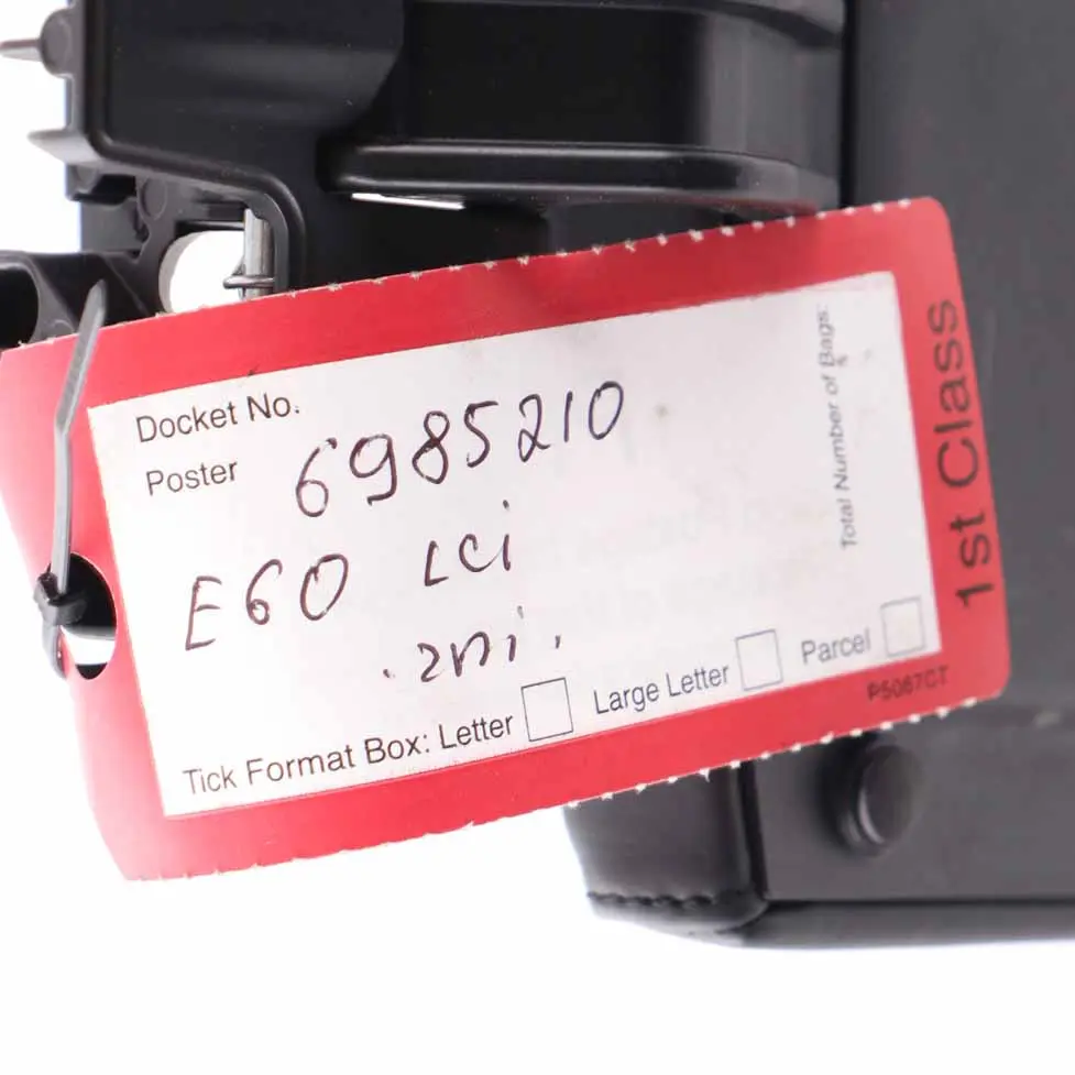 Arm Rest BMW E60 E61 LCI Centre Console Tray Cover Armrest Leather Black to with Part number 6985210 Arm Rest BMW E60 E61 LCI Centre Console Tray Cover Armrest Leather Black - SKU rhd-6985210 - Part number 6985210