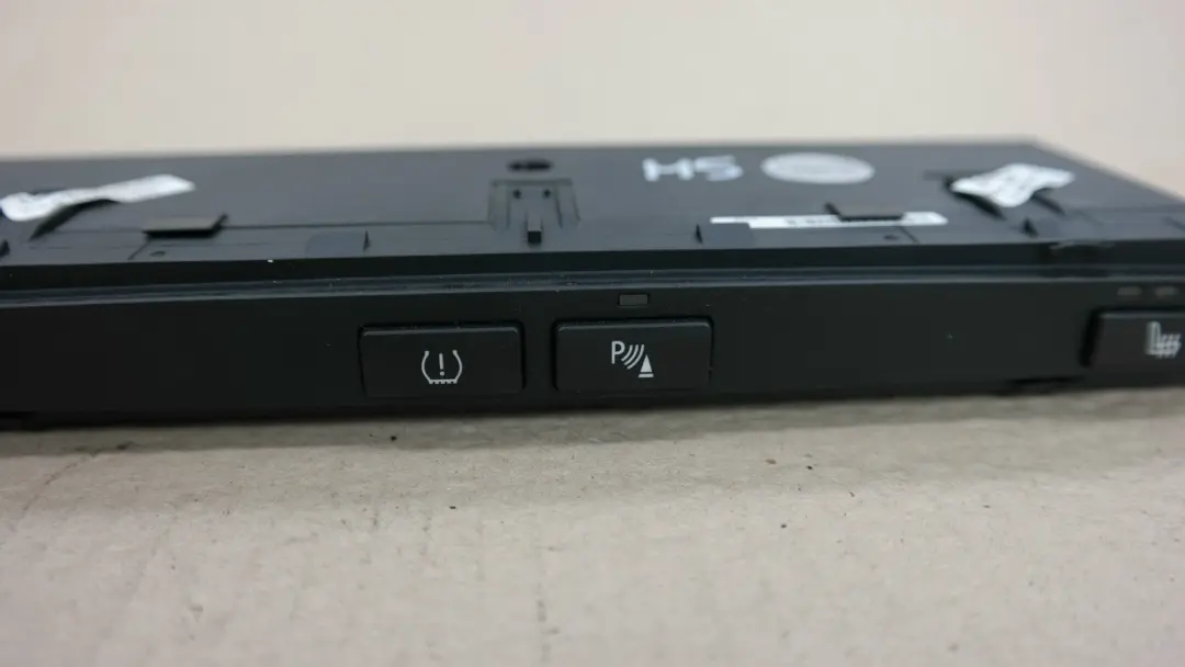 Set Centre Console Switch Center Buttons PDC to BMW 5 Series E60 M5 with Part number 61319133399 BMW 5 Series E60 M5 Set Centre Console Switch Center Buttons PDC - SKU 6985802 - Part number 61319133399