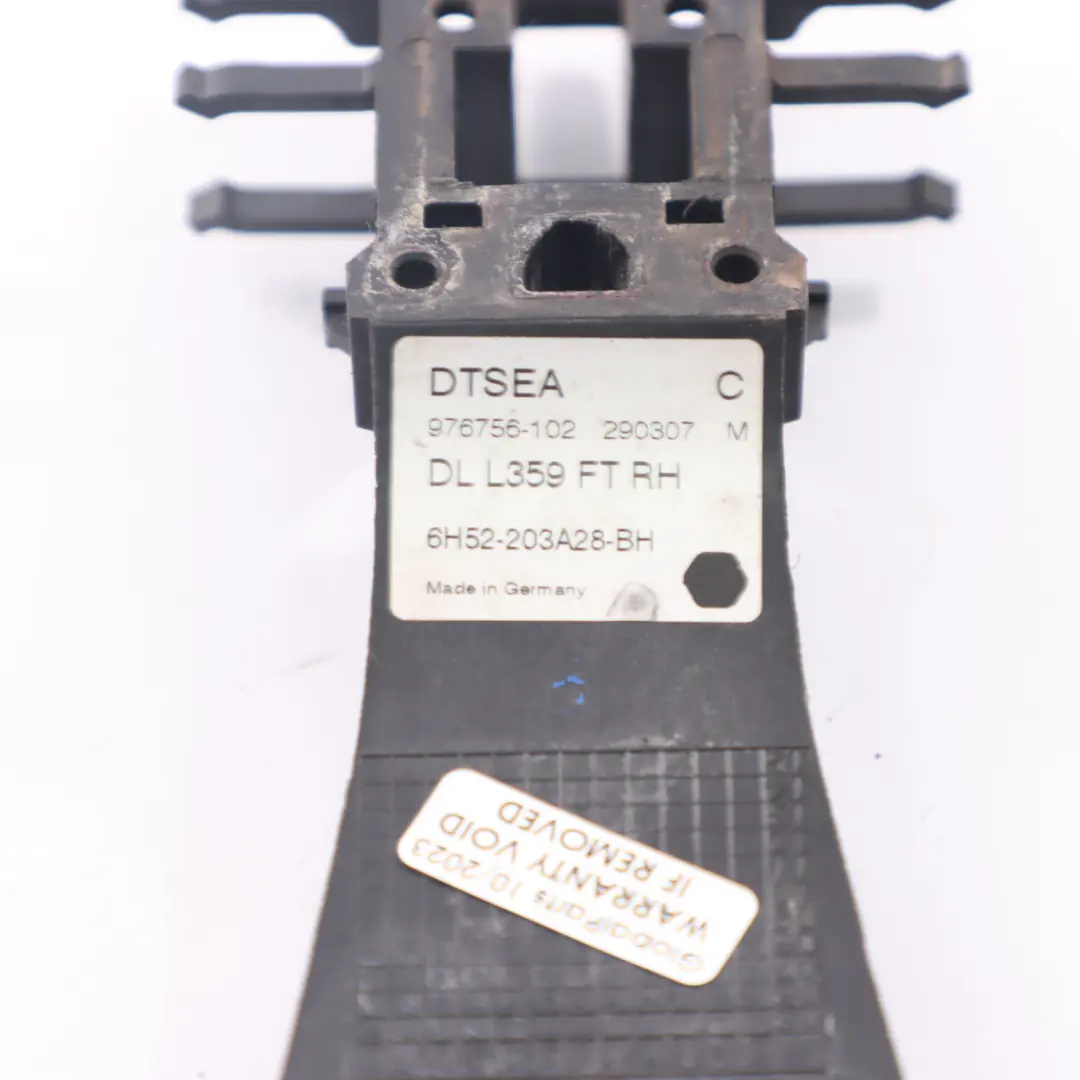 Door Handle Base Front Right O/S Bracket to Land Rover Freelander 2 with Part number 6H52203A28BH Land Rover Freelander 2 Door Handle Base Front Right O/S Bracket - SKU rhd-6H52203A28BH - Part number 6H52203A28BH