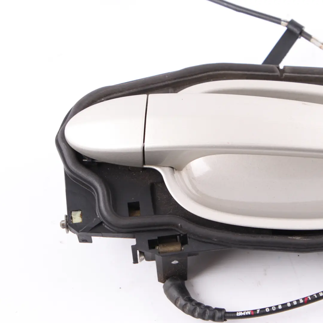 Complete Front Left N/S Grab Handle Mineralsilber Silver to BMW 6 Series E64 with Part number 7008893 BMW 6 Series E64 Complete Front Left N/S Grab Handle Mineralsilber Silver - SKU rhd-7008893-MSB - Part number 7008893