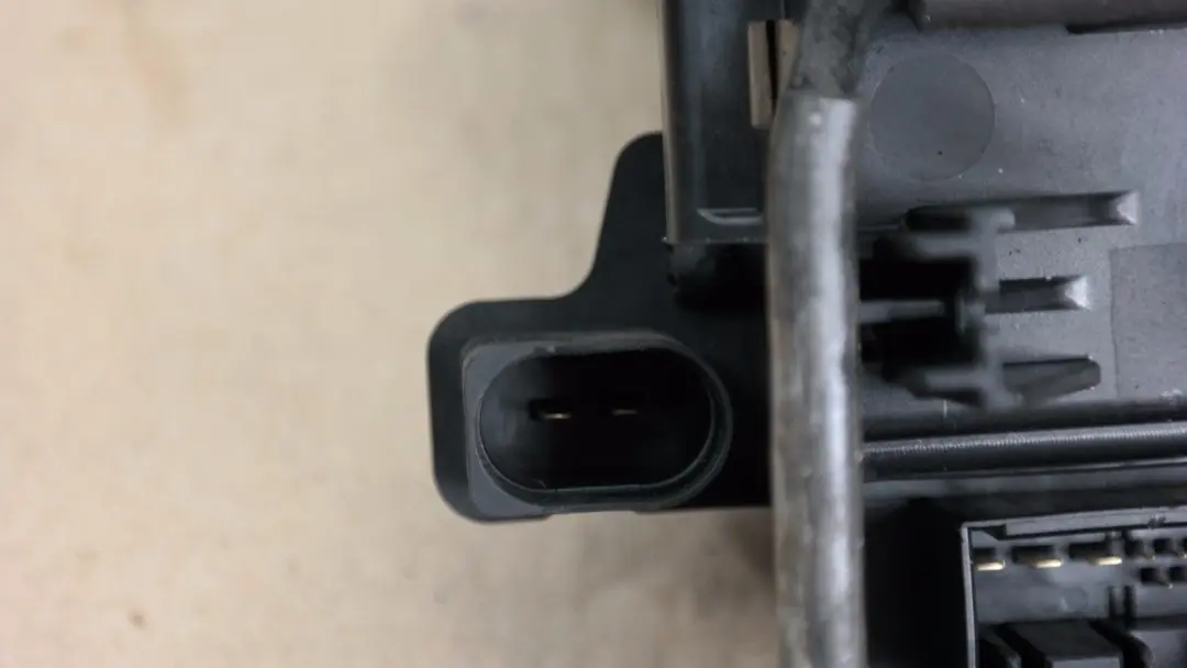 Left Door Basic System Latch Lock N/S 7012145 to BMW 7 Series E65 E66 Rear with Part number 51227012145 BMW 7 Series E65 E66 Rear Left Door Basic System Latch Lock N/S 7012145 - SKU rhd-7012145 - Part number 51227012145