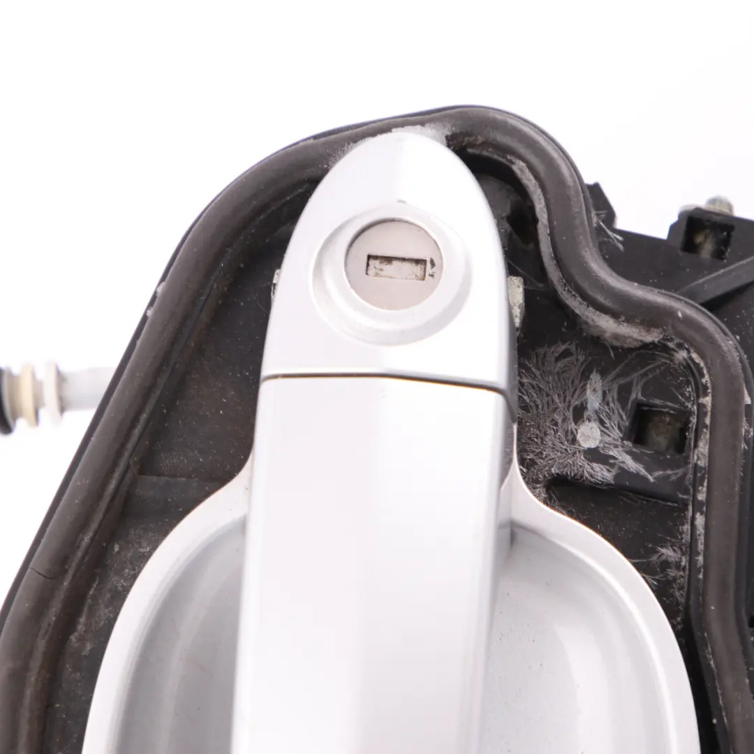 Grab Handle BMW E60 E61 1 Front Right O/S Door Titansilber Titanium Silver 354 to with Part number 7034469 Grab Handle BMW E60 E61 1 Front Right O/S Door Titansilber Titanium Silver 354 - SKU rhd-7034469-TS1 - Part number 7034469