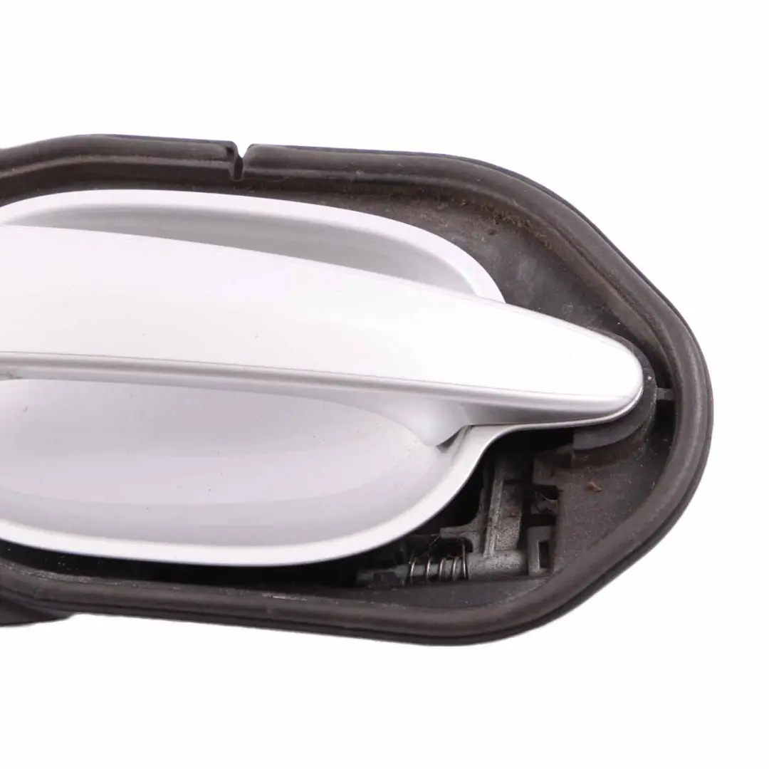 Grab Handle Front Left N/S Door 1 Titansilber Metallic Silver 354 to BMW E60 E61 with Part number 7034543 BMW E60 E61 Grab Handle Front Left N/S Door 1 Titansilber Metallic Silver 354 - SKU rhd-7034543-TS1 - Part number 7034543