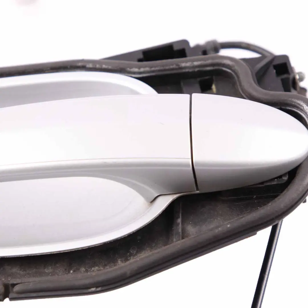 Grab Handle Front Left N/S Door 1 Titansilber Metallic Silver 354 to BMW E60 E61 with Part number 7034543 BMW E60 E61 Grab Handle Front Left N/S Door 1 Titansilber Metallic Silver 354 - SKU rhd-7034543-TS1 - Part number 7034543