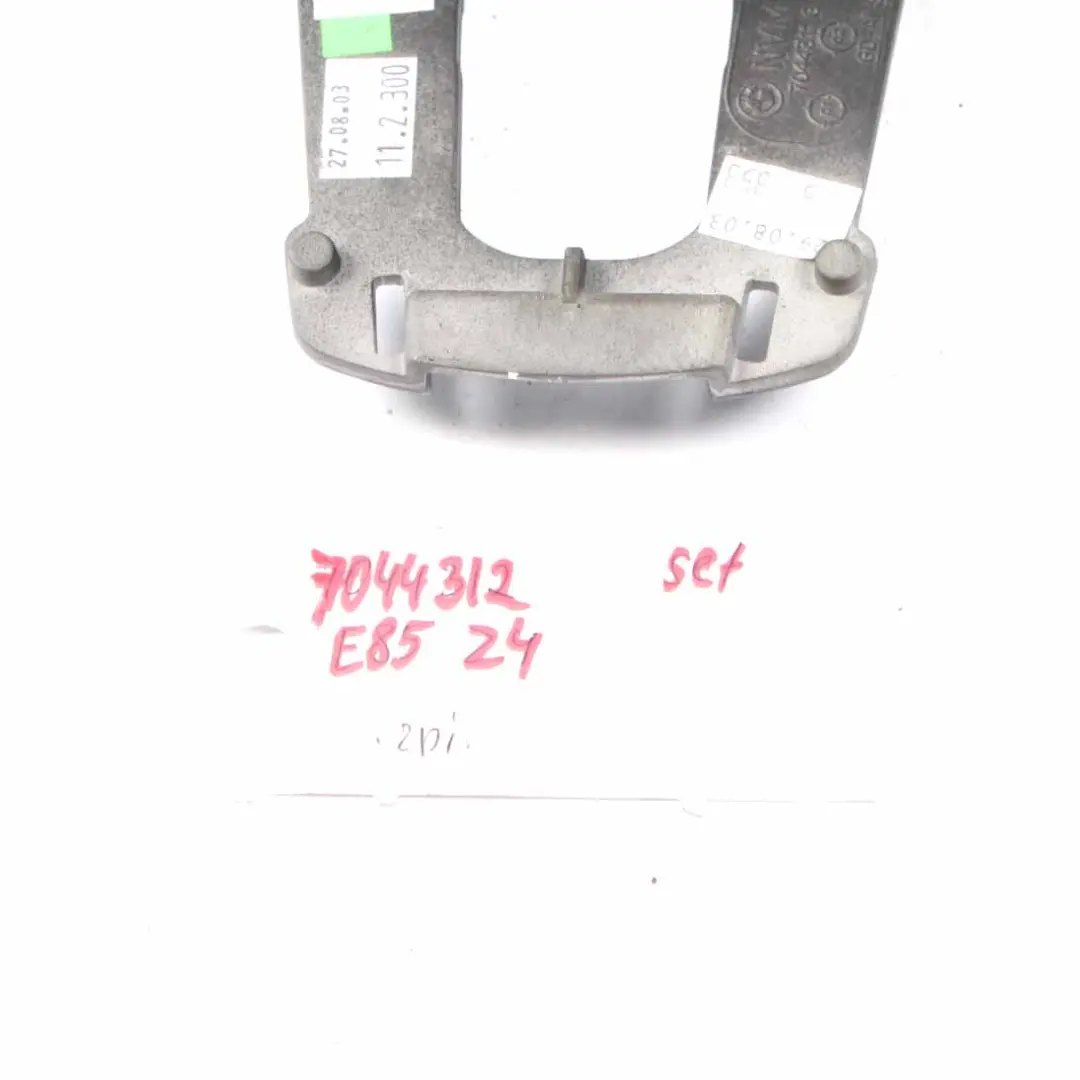 Set Interior Decor Trim Strip Cover Dash Panel Aluminium to BMW Z4 Series E85 with Part number 7044312 BMW Z4 Series E85 Set Interior Decor Trim Strip Cover Dash Panel Aluminium - SKU rhd-7044312 - Part number 7044312