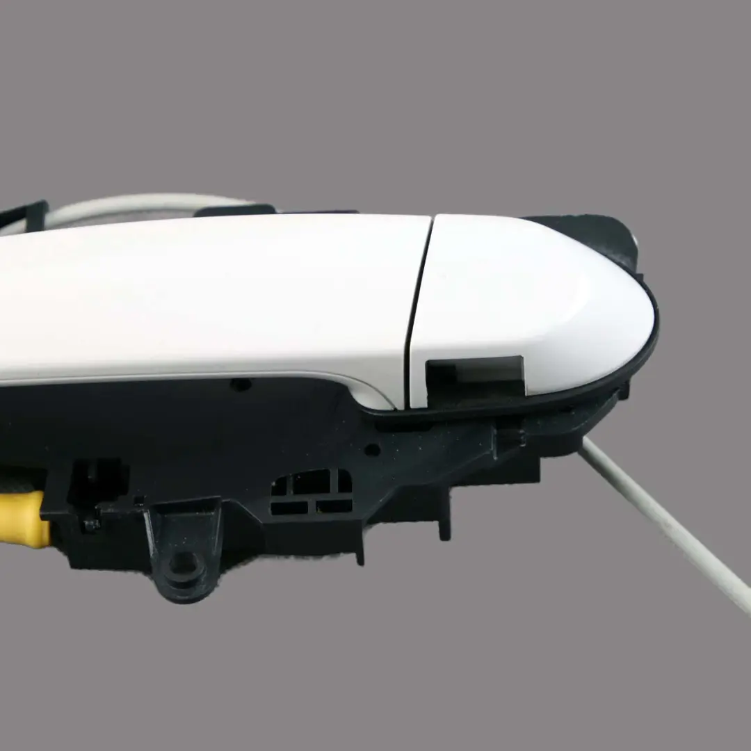 Complete Front Left Grab Handle N/S Alpinweiss White 300 to BMW 1 Series 3 E81 E87 with Part number 7059677 BMW 1 Series 3 E81 E87 Complete Front Left Grab Handle N/S Alpinweiss White 300 - SKU rhd-7059677-AW3 - Part number 7059677