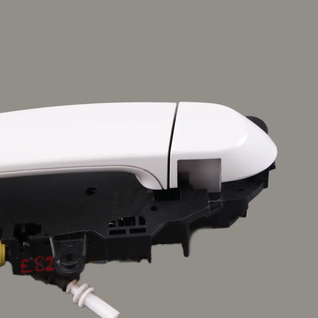 Grab Handle BMW E81 E87 5 Complete Front Left Door N/S Alpinweiss White 300 to with Part number 7059677 Grab Handle BMW E81 E87 5 Complete Front Left Door N/S Alpinweiss White 300 - SKU rhd-7059677-AW5 - Part number 7059677