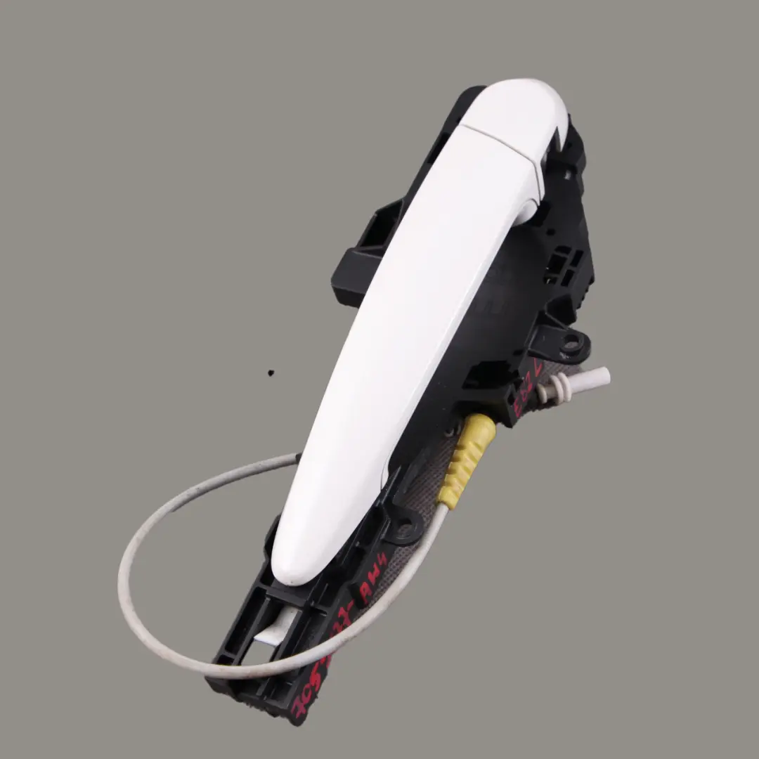 Grab Handle BMW E81 E87 5 Complete Front Left Door N/S Alpinweiss White 300 to with Part number 7059677 Grab Handle BMW E81 E87 5 Complete Front Left Door N/S Alpinweiss White 300 - SKU rhd-7059677-AW5 - Part number 7059677