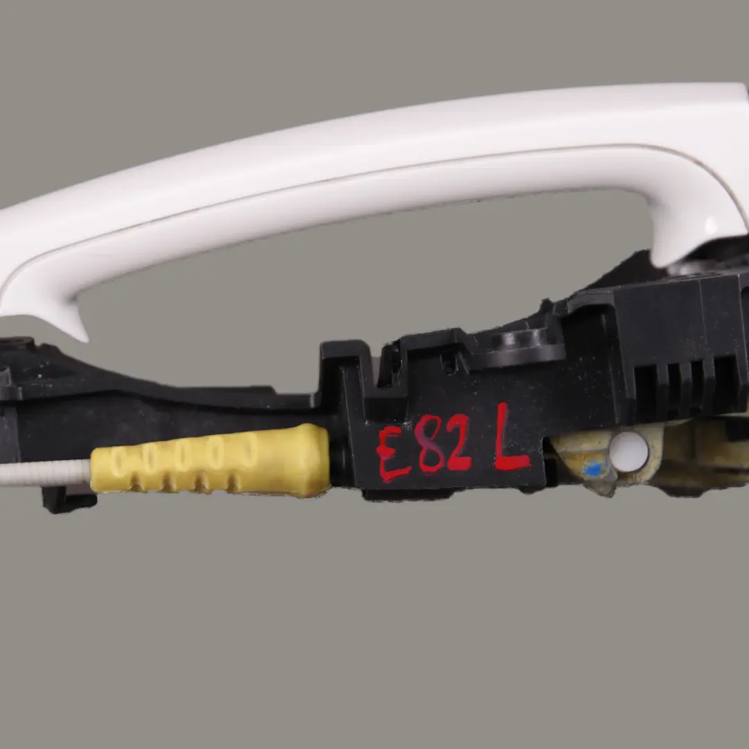 Grab Handle BMW E81 E87 5 Complete Front Left Door N/S Alpinweiss White 300 to with Part number 7059677 Grab Handle BMW E81 E87 5 Complete Front Left Door N/S Alpinweiss White 300 - SKU rhd-7059677-AW5 - Part number 7059677