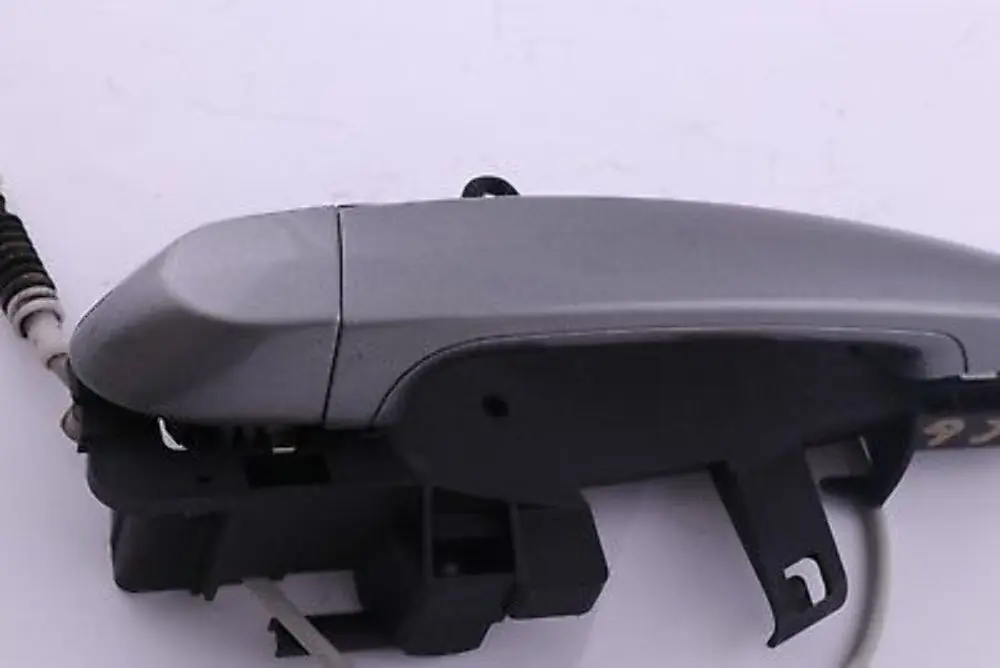 Complete Front Left Grab Handle N/S Spacegrau Metallic to BMW 1 Series E81 E87 with Part number 7059677 BMW 1 Series E81 E87 Complete Front Left Grab Handle N/S Spacegrau Metallic - SKU rhd-7059677-SCG1 - Part number 7059677