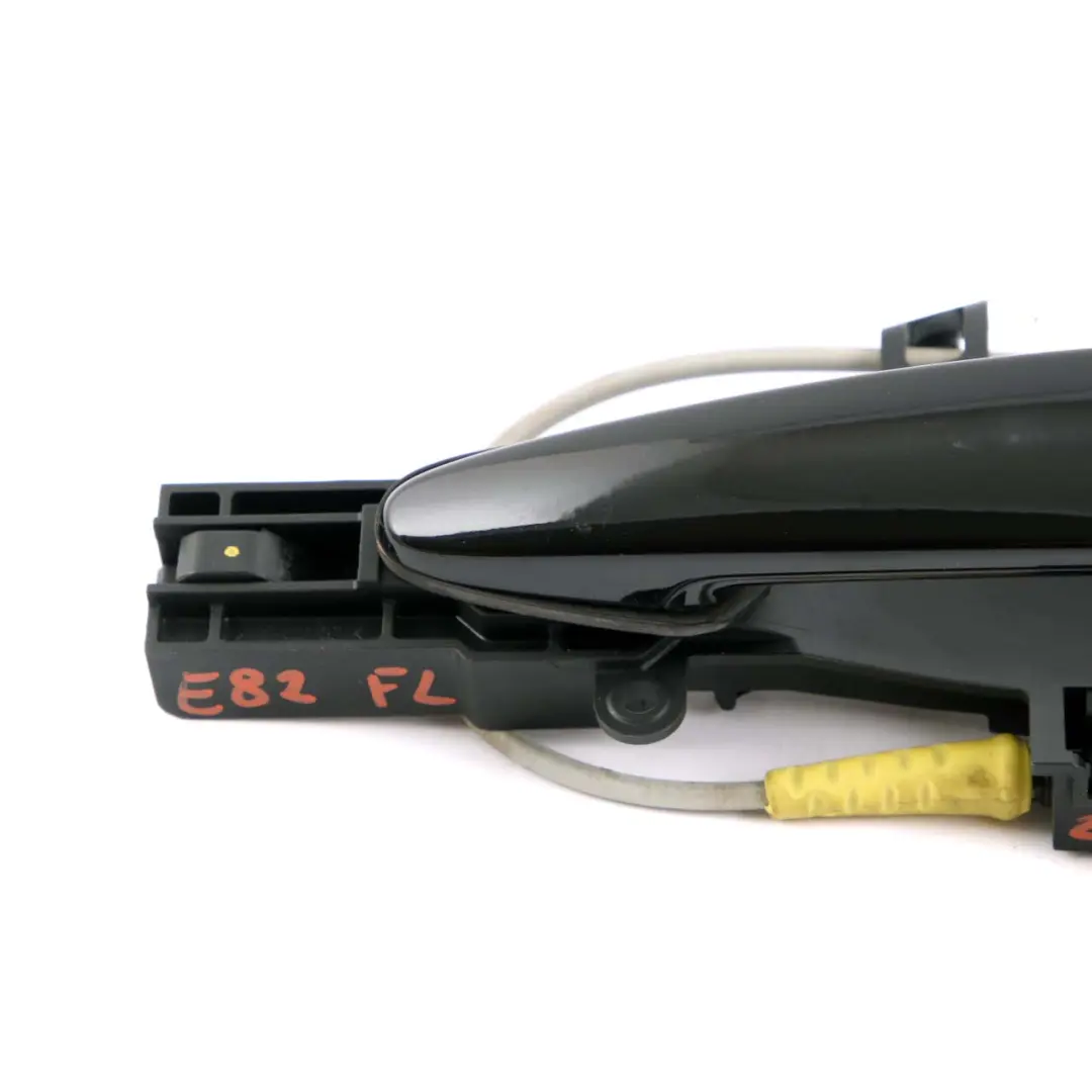 Grab Handle BMW E87 Front Left Door N/S Schwarz 2 Black 668 to with Part number 7059677 Grab Handle BMW E87 Front Left Door N/S Schwarz 2 Black 668 - SKU rhd-7059677-SCH3 - Part number 7059677