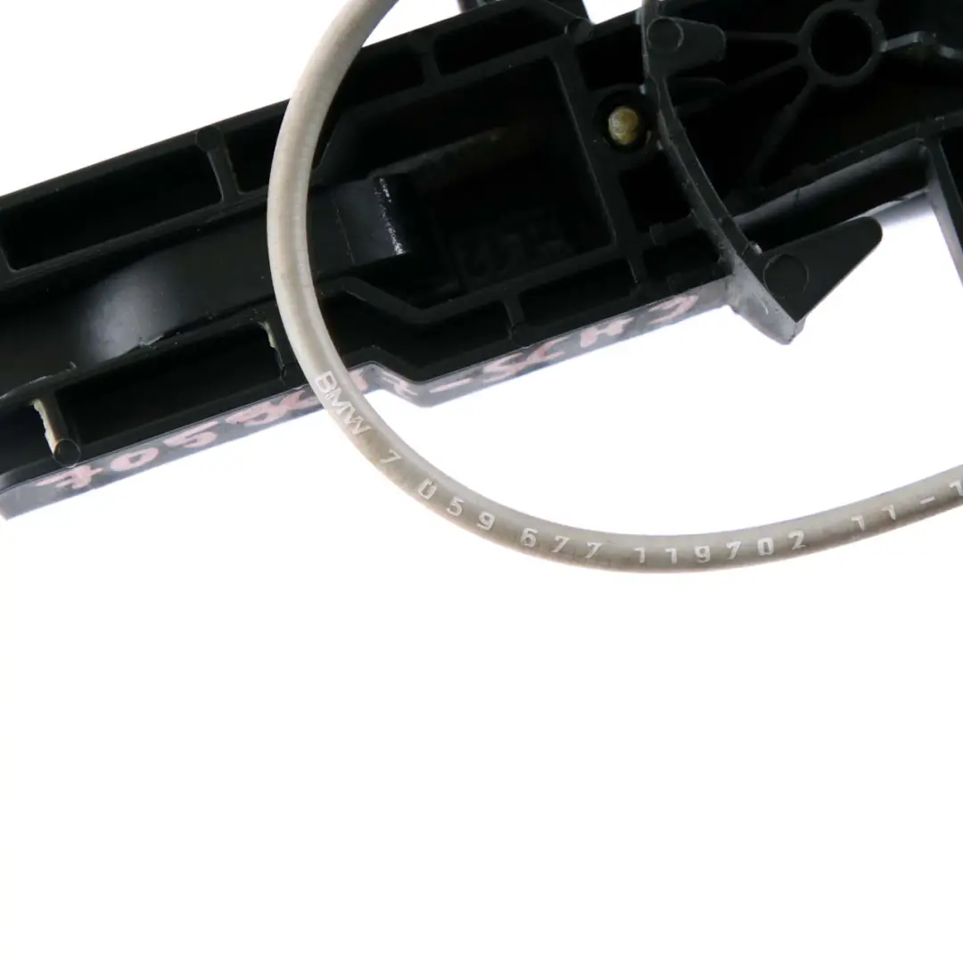 Grab Handle BMW E87 Front Left Door N/S Schwarz 2 Black 668 to with Part number 7059677 Grab Handle BMW E87 Front Left Door N/S Schwarz 2 Black 668 - SKU rhd-7059677-SCH3 - Part number 7059677