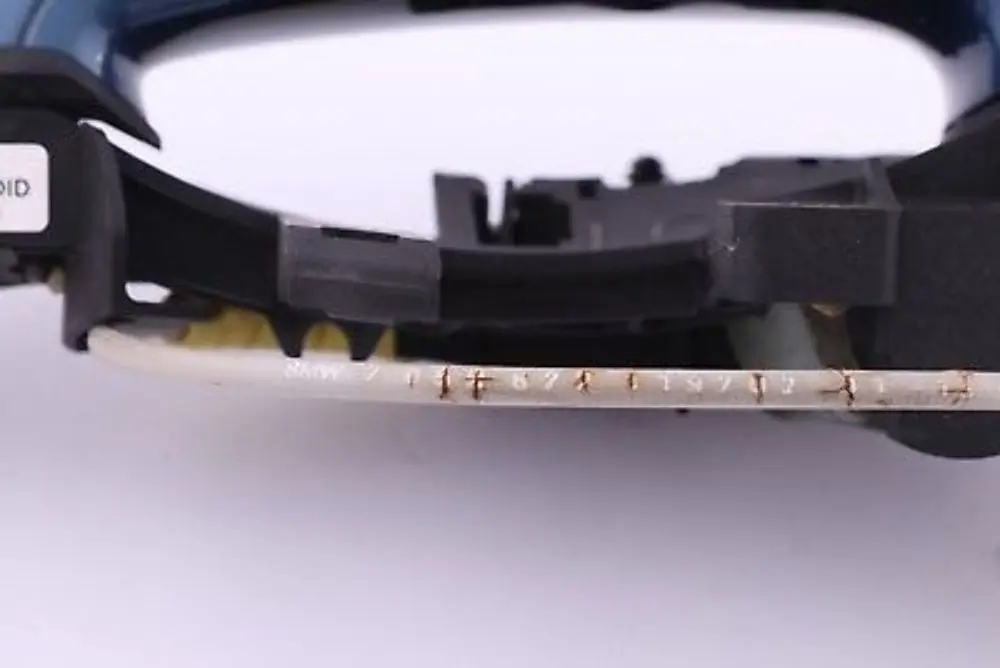 Complete Front Right Grab Handle O/S Sydneyblau Blue to BMW 1 Series E81 E87 with Part number 7059677 BMW 1 Series E81 E87 Complete Front Right Grab Handle O/S Sydneyblau Blue - SKU rhd-7059677-SYD - Part number 7059677