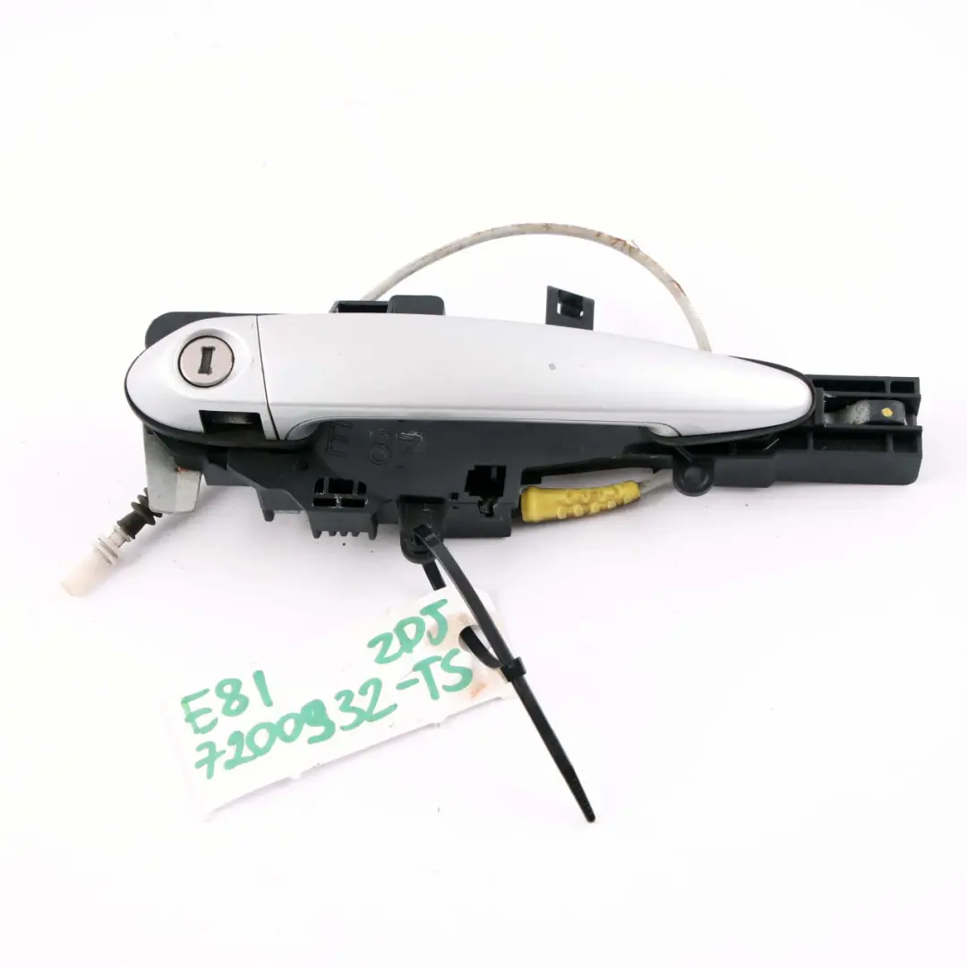 Complete Front Right Grab Handle O/S Titansilber Silver to BMW 1 Series E81 E87 with Part number 7059677 BMW 1 Series E81 E87 Complete Front Right Grab Handle O/S Titansilber Silver - SKU rhd-7059677-TS - Part number 7059677