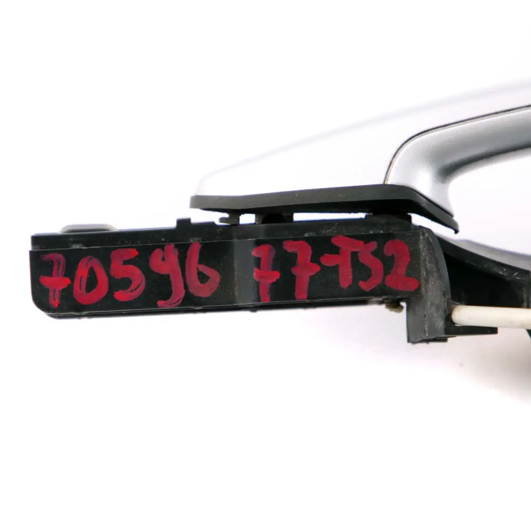 Complete Front Right Grab Handle O/S Titansilber Silver to BMW 1 Series E81 E87 2 with Part number 7059677 BMW 1 Series E81 E87 2 Complete Front Right Grab Handle O/S Titansilber Silver - SKU rhd-7059677-TS2 - Part number 7059677