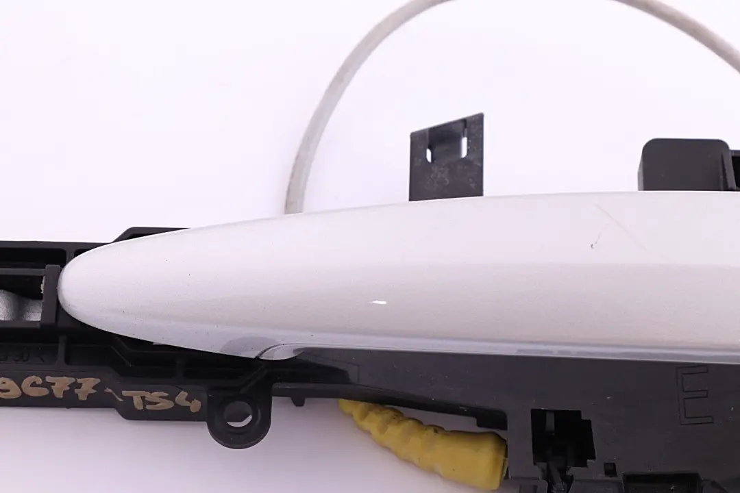 Complete Front Left Grab Handle N/S Titansilber to BMW 1 Series 4 E81 E82 E87 E88 with Part number 7059677 BMW 1 Series 4 E81 E82 E87 E88 Complete Front Left Grab Handle N/S Titansilber - SKU rhd-7059677-TS4 - Part number 7059677