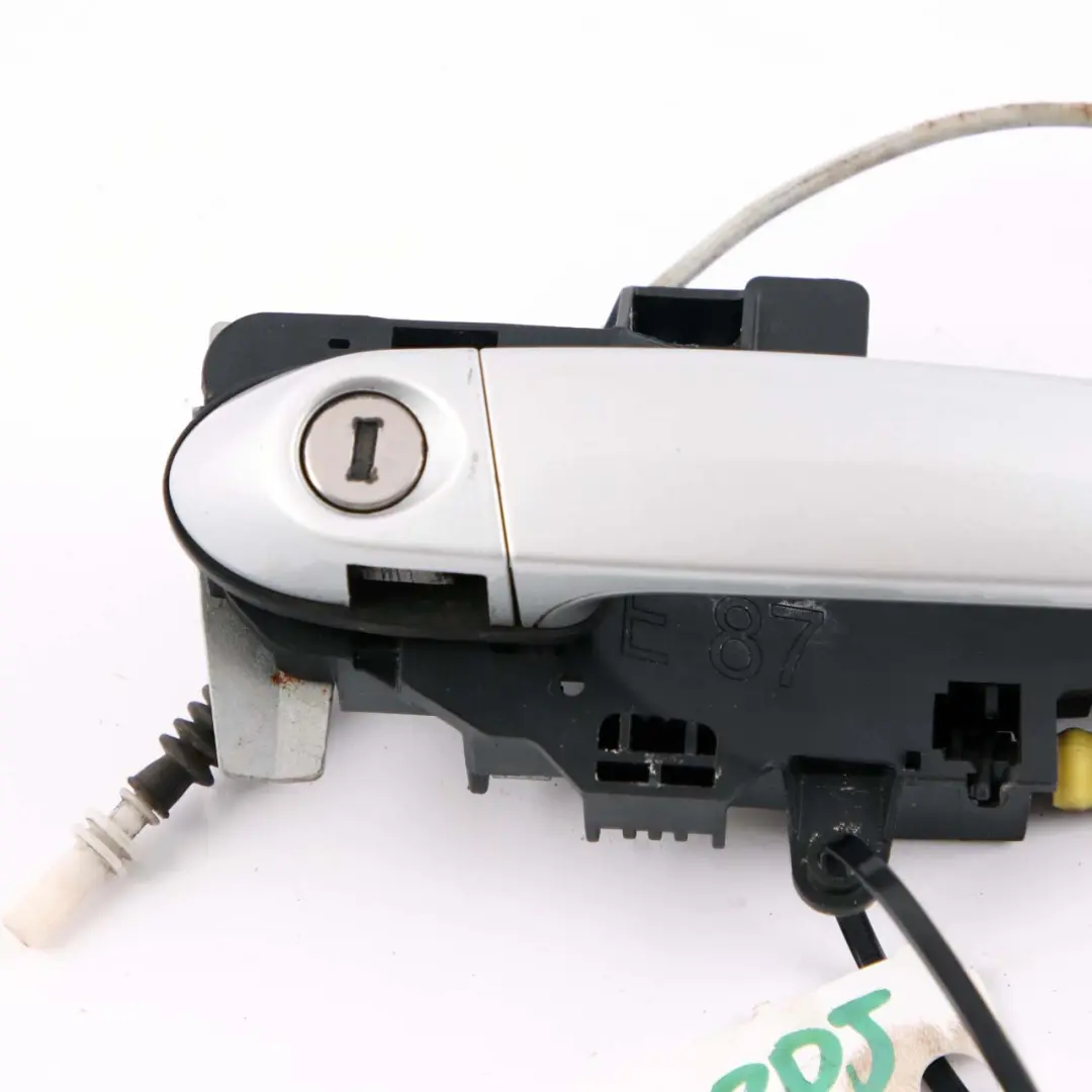 Complete Front Right Grab Handle O/S Titansilber Silver to BMW 1 Series E81 E87 with Part number 7059677 BMW 1 Series E81 E87 Complete Front Right Grab Handle O/S Titansilber Silver - SKU rhd-7059677-TS - Part number 7059677