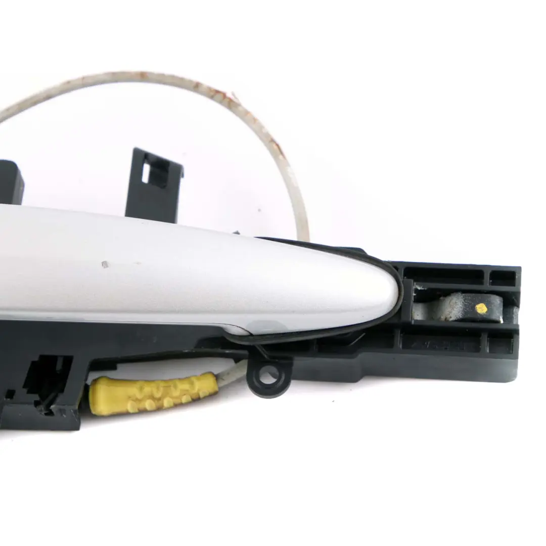 Complete Front Right Grab Handle O/S Titansilber Silver to BMW 1 Series E81 E87 with Part number 7059677 BMW 1 Series E81 E87 Complete Front Right Grab Handle O/S Titansilber Silver - SKU rhd-7059677-TS - Part number 7059677