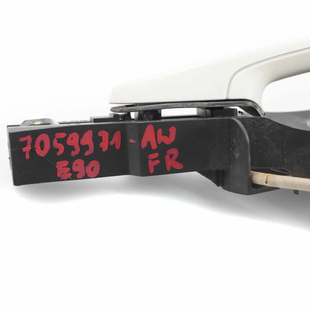 Door Grab Handle BMW E90 E91 Front Right O/S Alpinweiss Alpine White 300 to with Part number 7059971 Door Grab Handle BMW E90 E91 Front Right O/S Alpinweiss Alpine White 300 - SKU rhd-7059971-AW - Part number 7059971