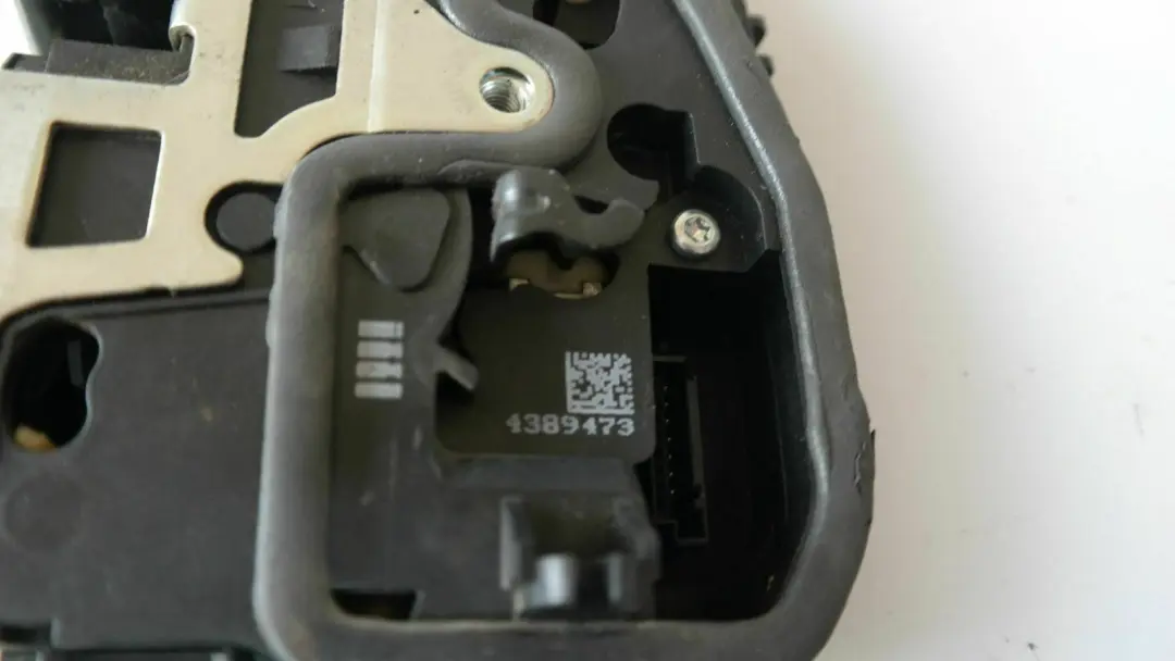Vorne links Türschlossbetätiger Klinke für BMW E60 E81 E87 E90 F10 F20 F21 F30 F31 mit Teilenummer 7059973 BMW E60 E81 E87 E90 F10 F20 F21 F30 F31 Vorne links Türschlossbetätiger Klinke - SKU rhd-7059973 - Teilenummer 7059973