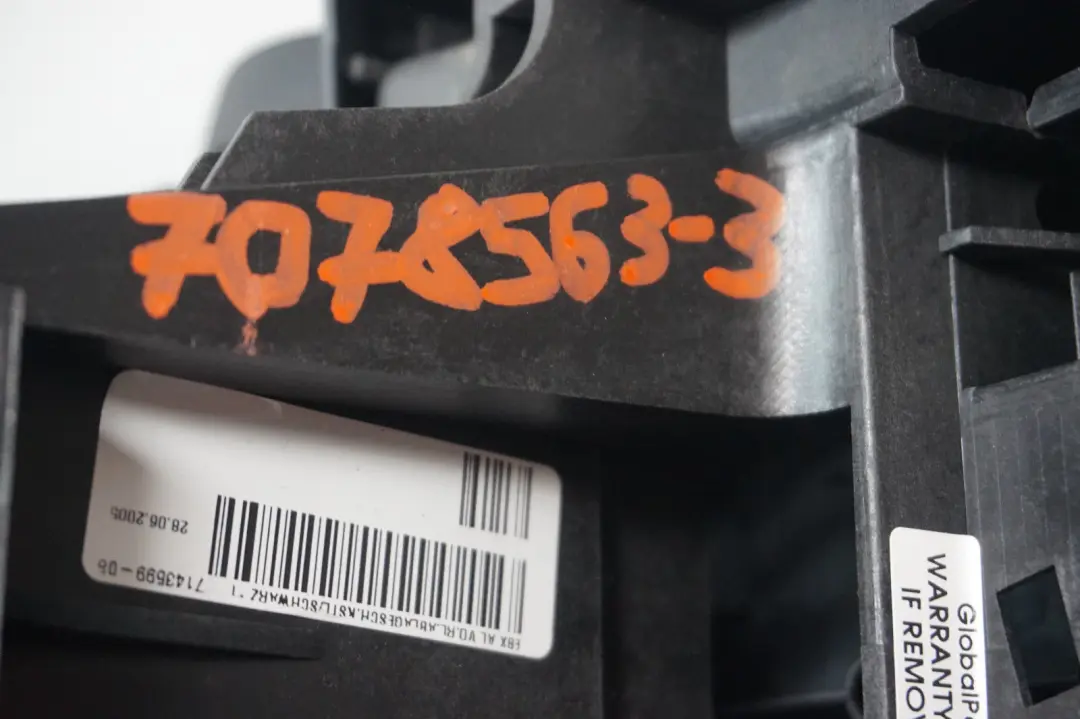 BMW 1 SERIES 3 E87 Centre Console Arm Rest Armrest Black With Rear Trim Cover - SKU rhd-7078563-3 - Part number 7143599