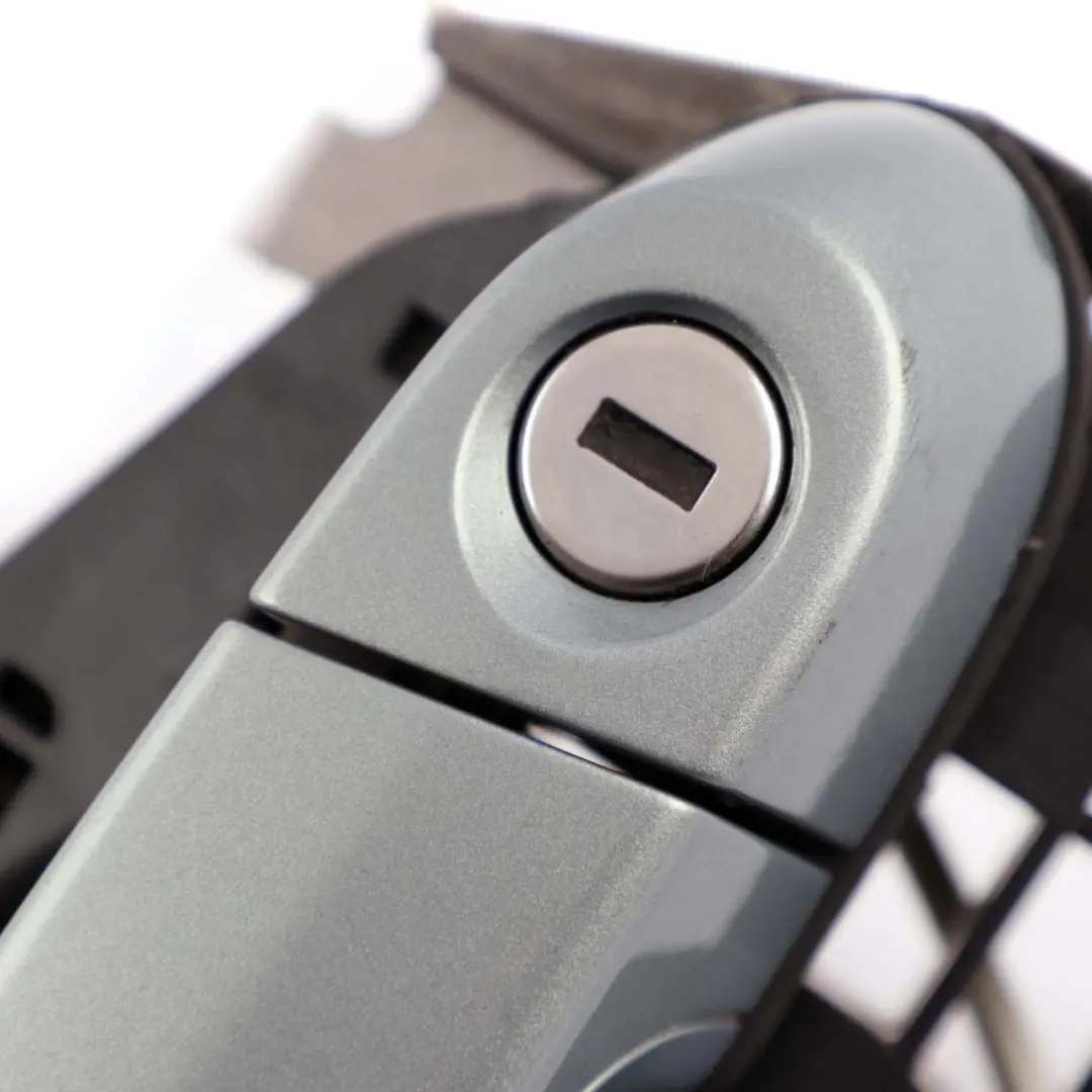 £BMW 3 Series E92 E93 Front Right Grab Handle Door O/S Arktis Arctic A34 to with Part number 7119603 £BMW 3 Series E92 E93 Front Right Grab Handle Door O/S Arktis Arctic A34 - SKU rhd-7119603-AM1 - Part number 7119603