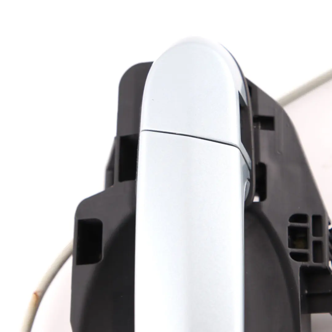 Grab Handle Door BMW E92 E93 Front Left Outside Silverstone II Metallic A29 to with Part number 7059971 Grab Handle Door BMW E92 E93 Front Left Outside Silverstone II Metallic A29 - SKU rhd-7119603-SIL1 - Part number 7059971