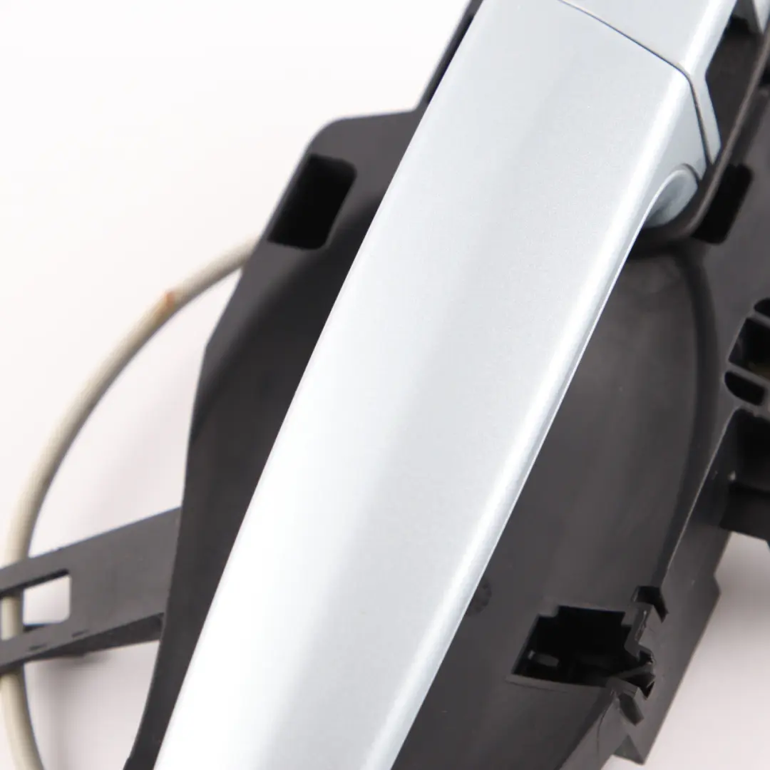 Grab Handle Door BMW E92 E93 Front Left Outside Silverstone II Metallic A29 to with Part number 7059971 Grab Handle Door BMW E92 E93 Front Left Outside Silverstone II Metallic A29 - SKU rhd-7119603-SIL1 - Part number 7059971