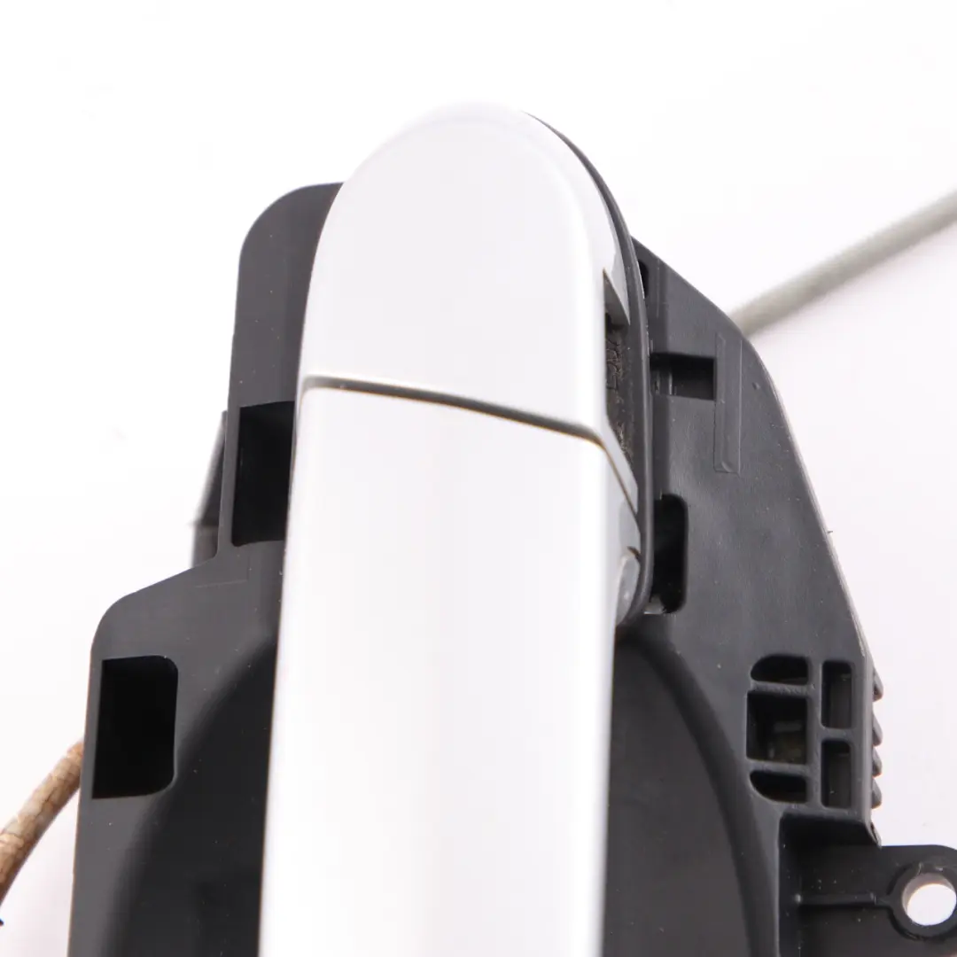 Grab Handle Door BMW E92 E93 3 Left N/S Outside Titansilber Titanium Silver 354 to with Part number 7059971 Grab Handle Door BMW E92 E93 3 Left N/S Outside Titansilber Titanium Silver 354 - SKU rhd-7119603-TS3 - Part number 7059971