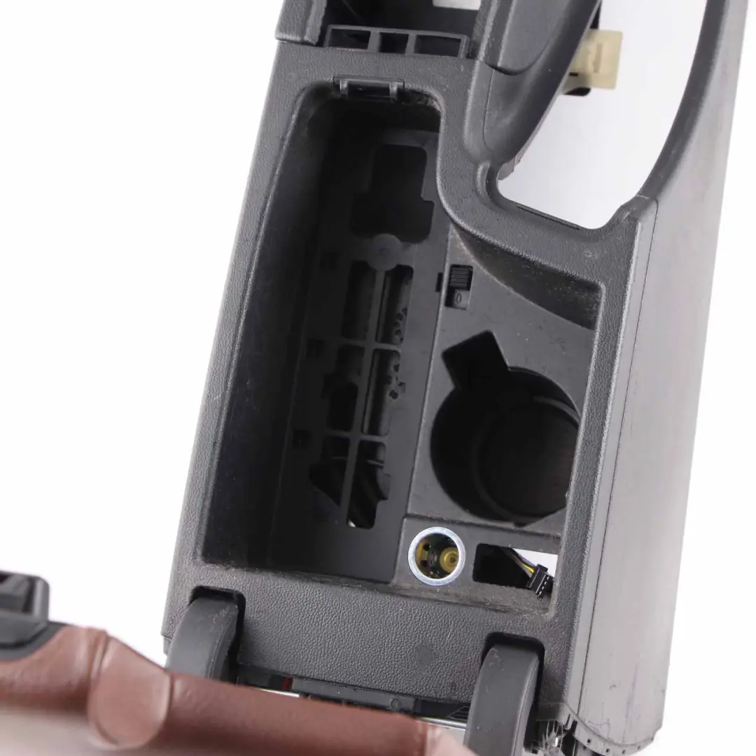 Centre Console Leather Armrest Dakota Black Terra to BMW E90 E91 with Part number 7130692 BMW E90 E91 Centre Console Leather Armrest Dakota Black Terra - SKU rhd-7130692-5 - Part number 7130692