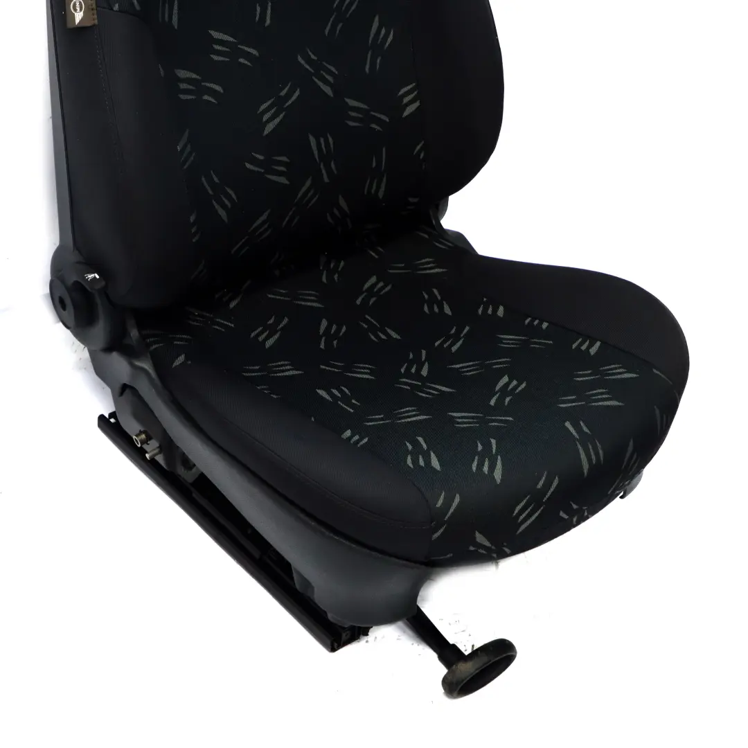 Asiento Delantero Izquierdo Tela Negro Pantera Aleatorio para Mini Cabrio R52 con número de pieza 7131923 Mini Cabrio R52 Asiento Delantero Izquierdo Tela Negro Pantera Aleatorio - SKU rhd-7131923 - Número de pieza 7131923