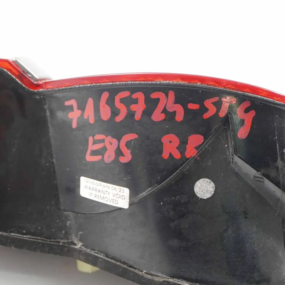 Tail Light Lamp Right O/S Taillight Sterlingrau Grey 472 to BMW Z4 E85 Rear with Part number 7165724 BMW Z4 E85 Rear Tail Light Lamp Right O/S Taillight Sterlingrau Grey 472 - SKU rhd-7165724-STG - Part number 7165724