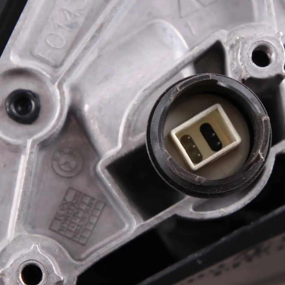 Wing Mirror BMW E92 E93 Heated Outside Right O/S Alpinweiss Alpine White - 300 to with Part number 7176170 Wing Mirror BMW E92 E93 Heated Outside Right O/S Alpinweiss Alpine White - 300 - SKU rhd-7176170-AW - Part number 7176170