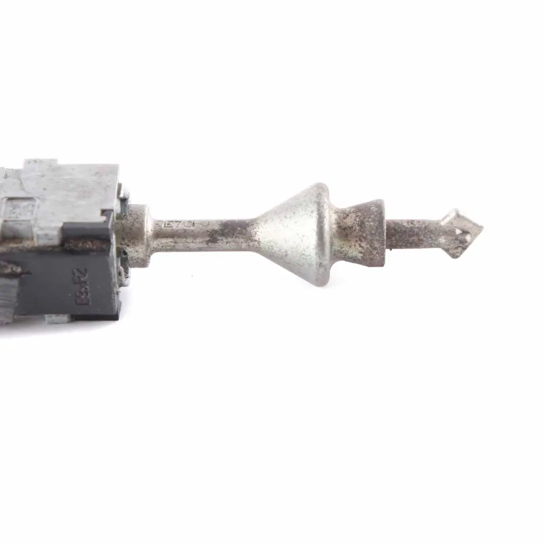 Front Right O/S Key Lock Cylinder Handle Door to BMW X5 Series E70 with Part number 7187880 BMW X5 Series E70 Front Right O/S Key Lock Cylinder Handle Door - SKU rhd-7187880 - Part number 7187880