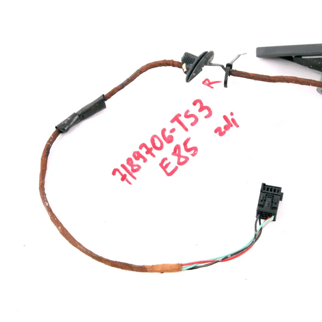 Wing Mirror BMW Z4 Series E85 Heated Right O/S Titansilber Metallic Silver to with Part number 7189706 Wing Mirror BMW Z4 Series E85 Heated Right O/S Titansilber Metallic Silver - SKU rhd-7189706-TS3 - Part number 7189706