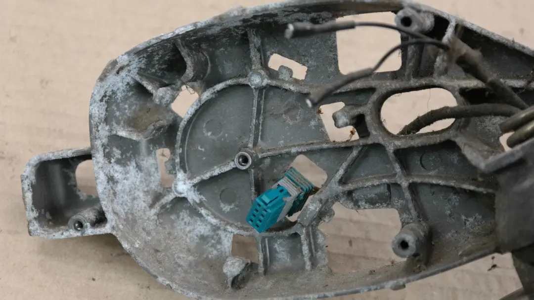BMW 1 Series 1 E87 Heated Wing Mirror Base Support Left Passenger Side N/S - SKU rhd-7189851-1 - Part number 7189851