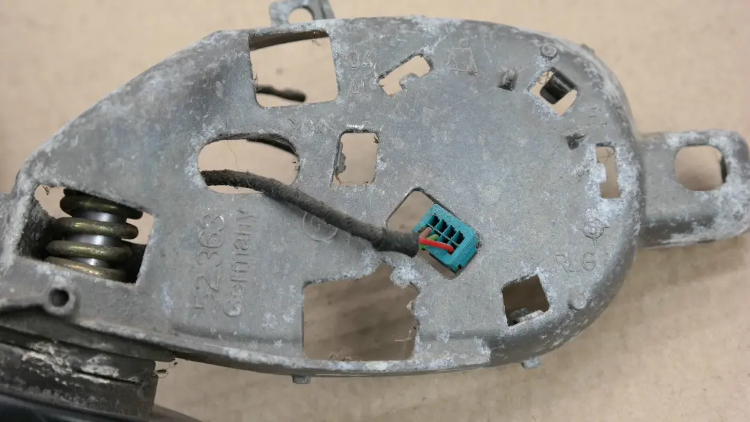 BMW 1 Series 1 E87 Heated Wing Mirror Base Support Left Passenger Side N/S - SKU rhd-7189851-1 - Part number 7189851