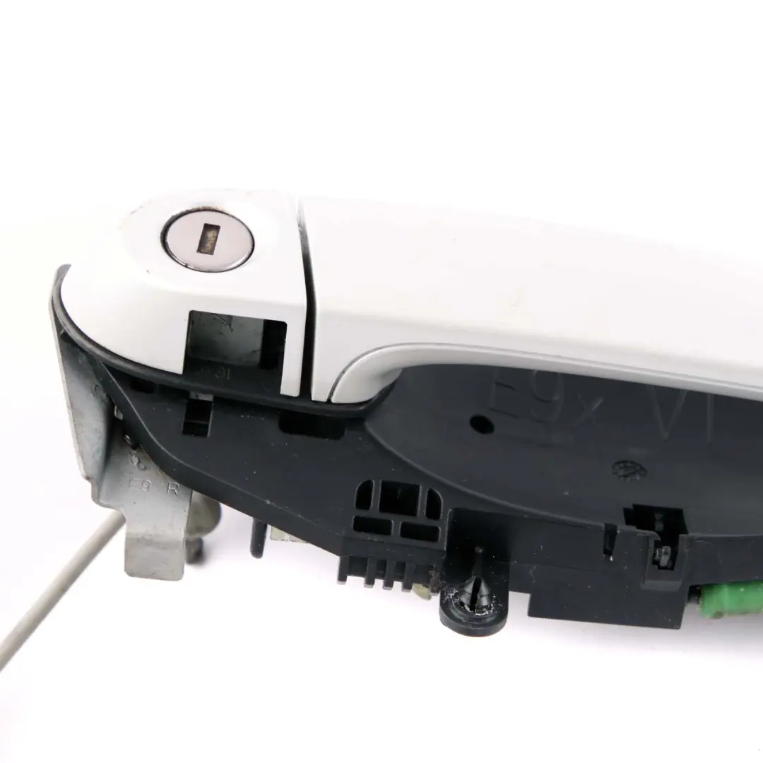 Front Grab Outside Door Handle Right O/S Mineralweiss White A96 to BMW 3 E90 E92 with Part number 7199838 BMW 3 E90 E92 Front Grab Outside Door Handle Right O/S Mineralweiss White A96 - SKU rhd-7199838-MW - Part number 7199838