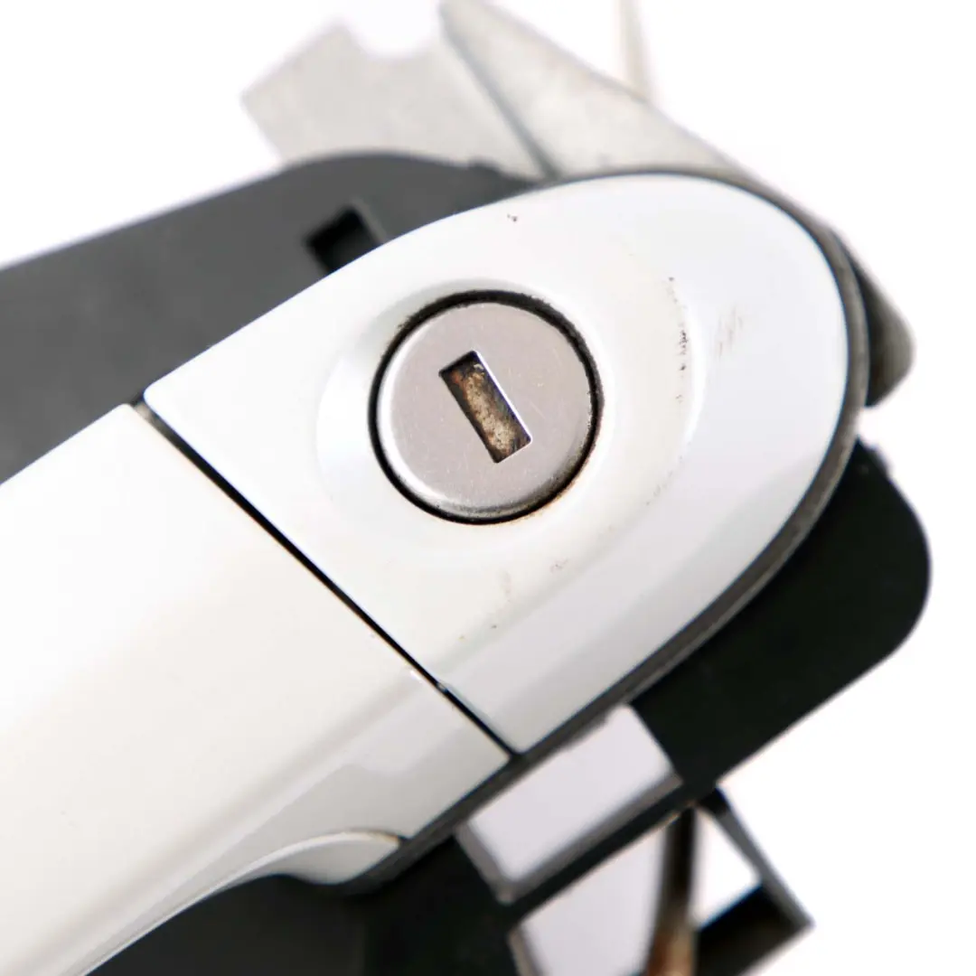 Front Grab Outside Door Handle Right O/S Mineralweiss White A96 to BMW 3 E90 E92 with Part number 7199838 BMW 3 E90 E92 Front Grab Outside Door Handle Right O/S Mineralweiss White A96 - SKU rhd-7199838-MW - Part number 7199838